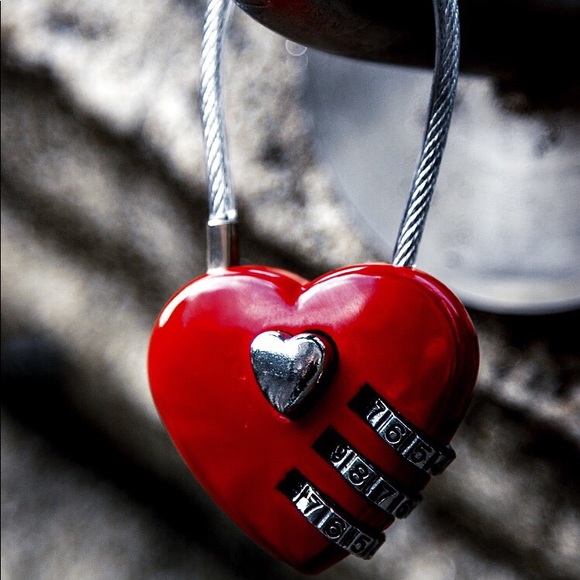 Meet your Posher, Leah - Picture 7 of 7